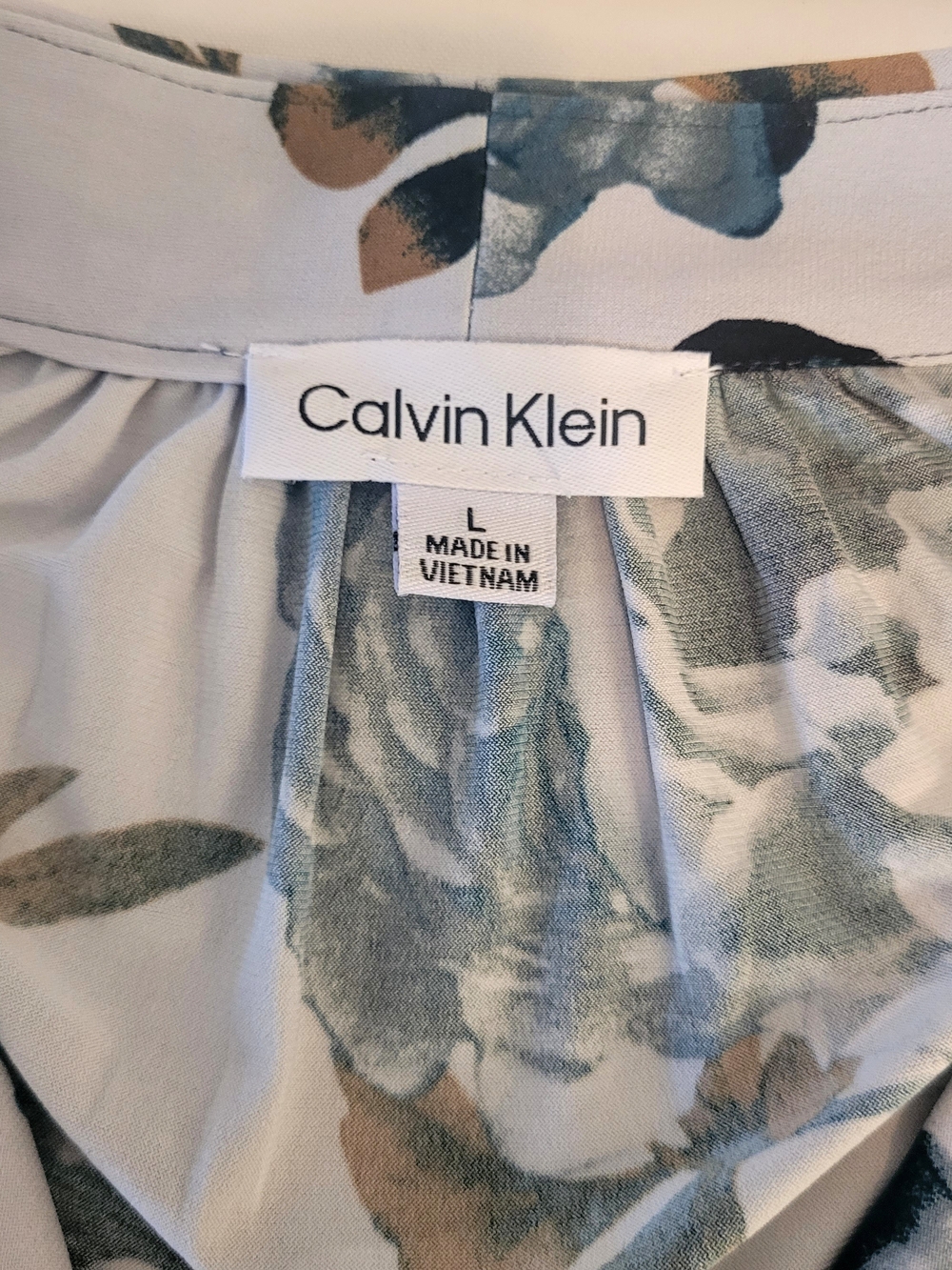 Calvin Klein Floral White & Blue Roses Long Sleeve Button Blouse Size L Casual - Picture 6 of 10